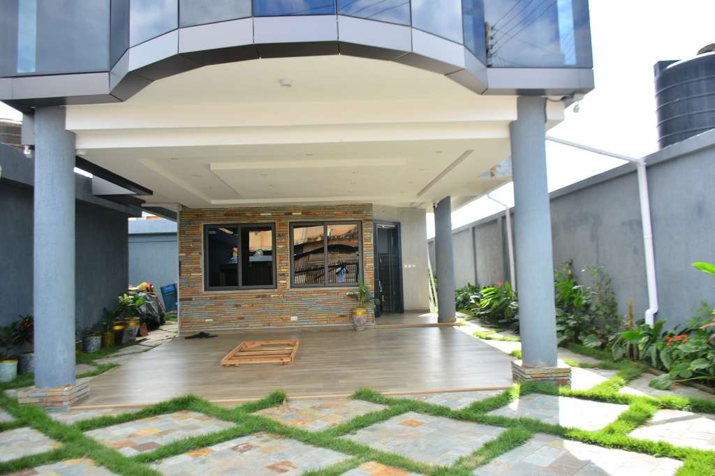 Dekyi Diagnostics building exterior and entrance